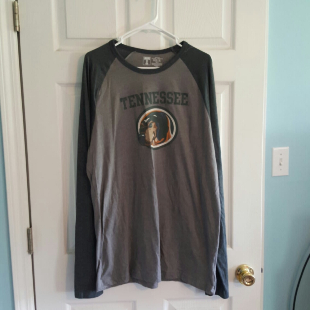 Long sleeved men's UT shirt